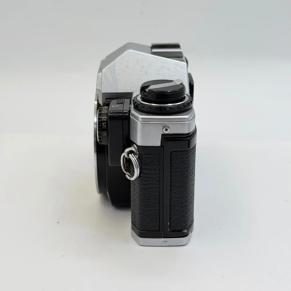 Olympus OM10 35mm Film SLR Camera Body Silver Black with Manual Adapter TESTED